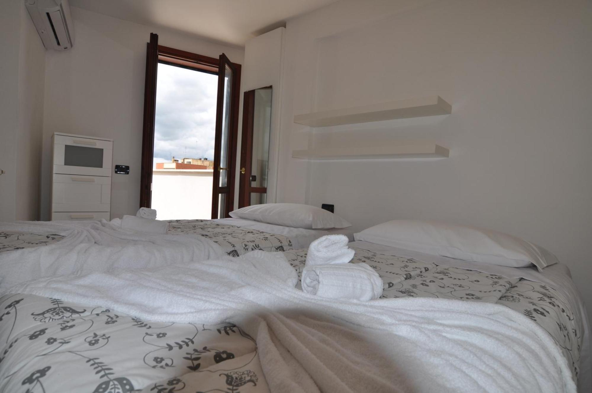 Flatinrome Residence Fiera Ponte Galeria Room photo