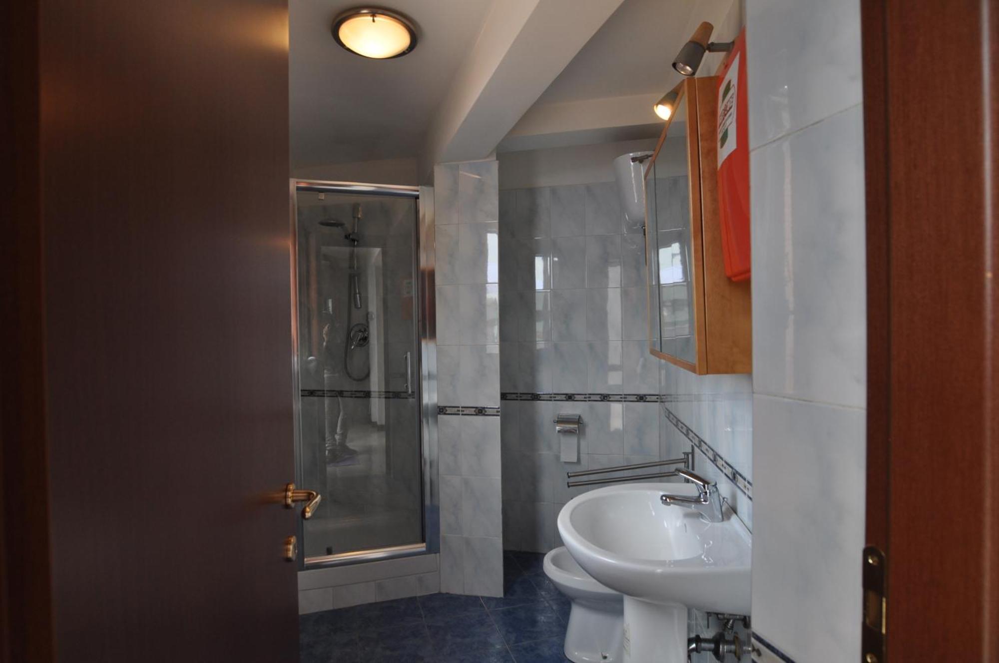 Flatinrome Residence Fiera Ponte Galeria Room photo