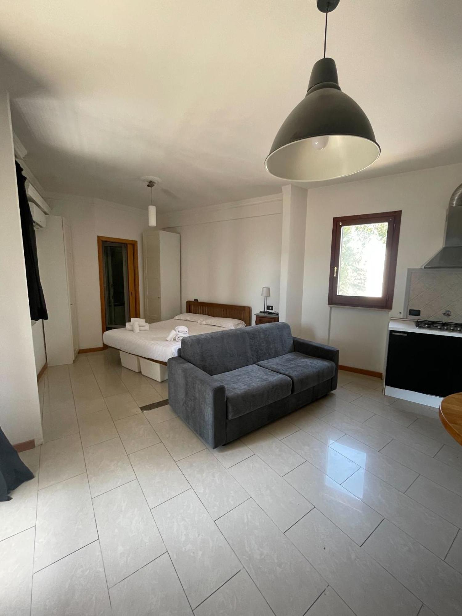 Flatinrome Residence Fiera Ponte Galeria Exterior photo