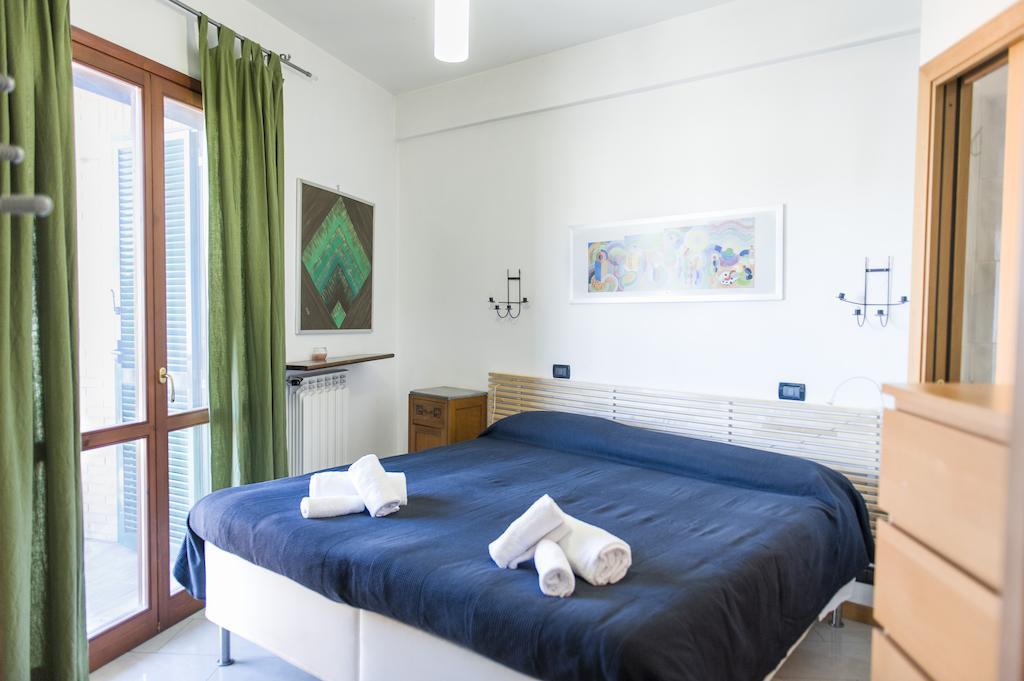 Flatinrome Residence Fiera Ponte Galeria Room photo