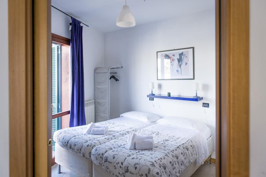 Flatinrome Residence Fiera Ponte Galeria Room photo